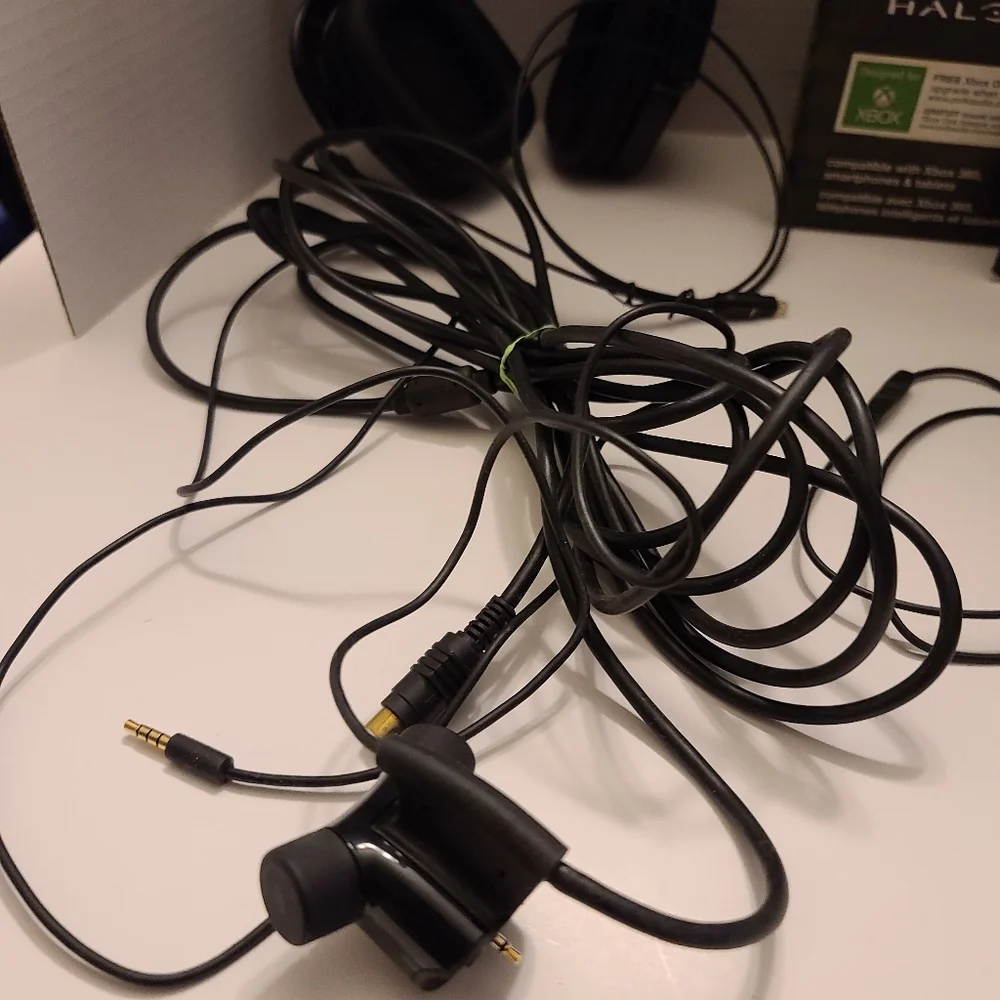Polk Melee Audio Headphone Xbox 360.